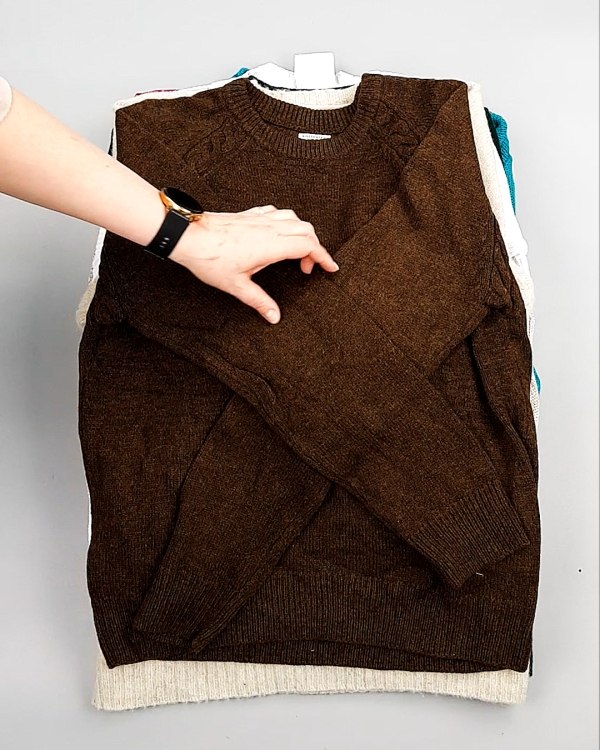 Фотография  979 - Джемпера СТОК CAN 084#7 кг, ЛОТ №7647 оптом в Пскове и Псковской области