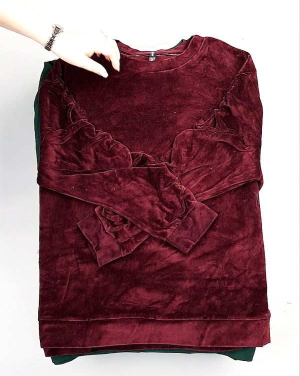 Фотография  928 - SWEATSHIRT CAN 084#10 кг, ЛОТ №7618 оптом в Пскове и Псковской области