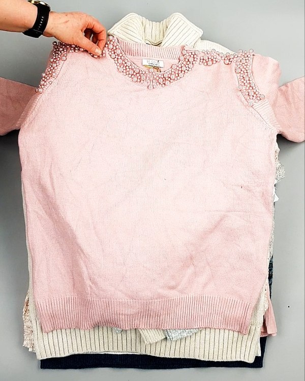 Фотография  156 - Джемпера СТОК CAN 084#7 кг, ЛОТ №7650 оптом в Пскове и Псковской области