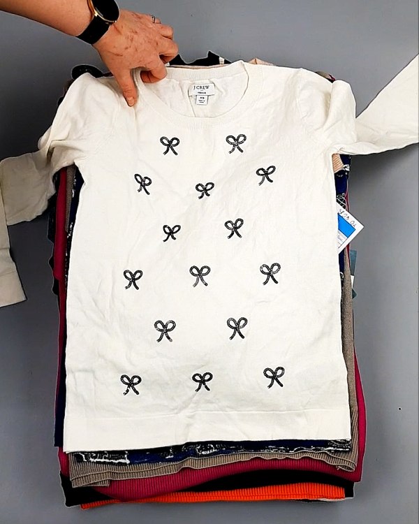 Фотография  703 - Джемпера легкие СТОК CAN 084#7 кг, ЛОТ №7633 оптом в Пскове и Псковской области