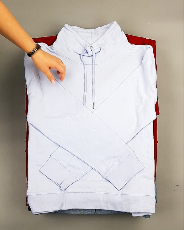 Фотография  950 - SWEATSHIRT CAN 084#10 кг, ЛОТ №7618 оптом в Пскове и Псковской области