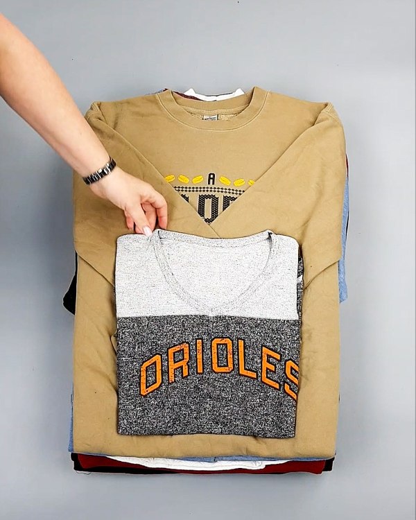 Фотография  694 - SWEATSHIRT CAN 084#10 кг, ЛОТ №7619 оптом в Пскове и Псковской области