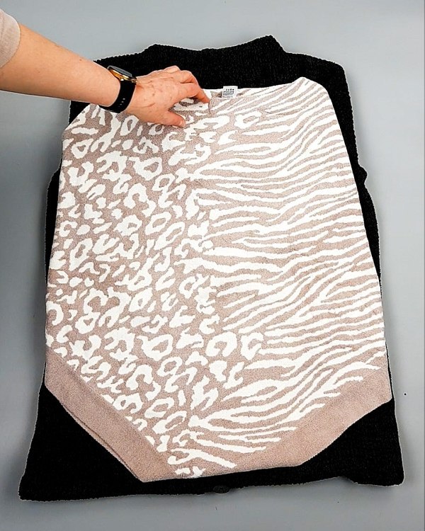 Фотография  429 - Джемпера СТОК CAN 084#7 кг, ЛОТ №7648 оптом в Пскове и Псковской области