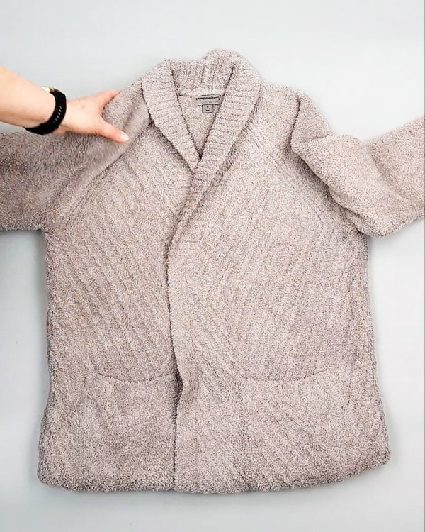 Фотография  951 - Кардиганы СТОК CAN 084#7 кг, ЛОТ №7673 оптом в Пскове и Псковской области