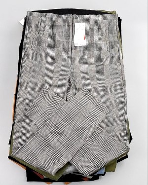 Купить Брюки женские лето C&A 025#10 кг, ЛОТ №7893 оптом в Пскове и Псковской области