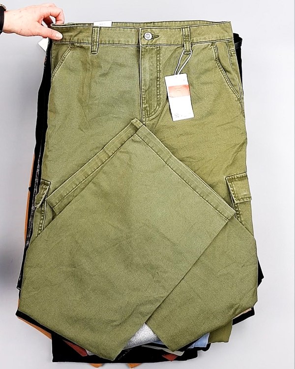 Фотография  300 - Брюки женские лето C&A 025#10 кг, ЛОТ №7893 оптом в Пскове и Псковской области