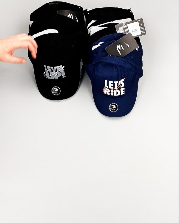 Фотография  637 - Кепки детские CAN 084#5 кг, ЛОТ №7965 оптом в Пскове и Псковской области