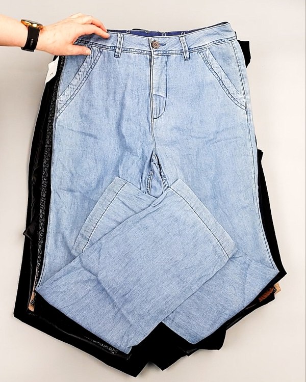 Фотография  987 - Брюки женские лето C&A 025#10 кг, ЛОТ №7894 оптом в Пскове и Псковской области