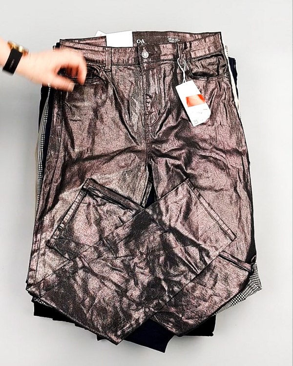 Фотография  807 - Брюки женские лето C&A 025#10 кг, ЛОТ №7895 оптом в Пскове и Псковской области