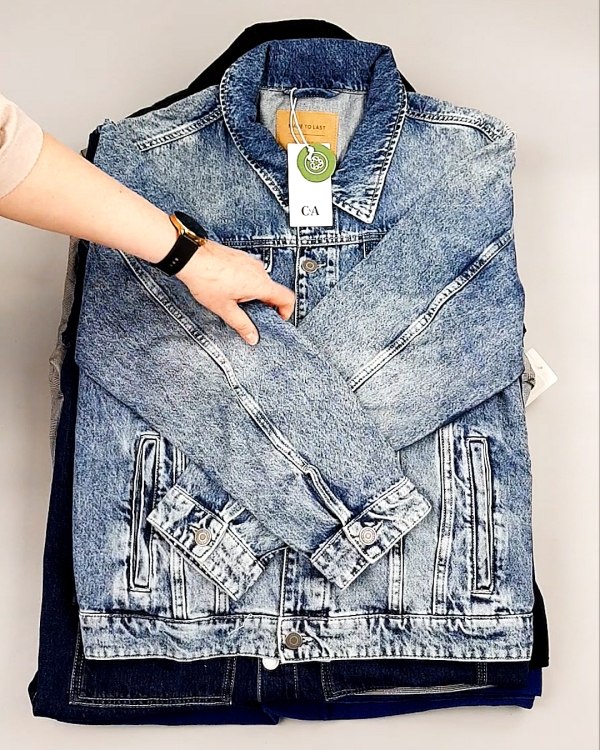 Фотография  735 - Ветровки м/ж C&A 025#10 кг, ЛОТ №7865 оптом в Пскове и Псковской области