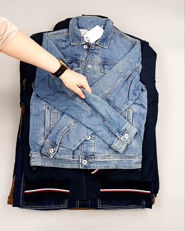 Фотография  775 - Ветровки м/ж C&A 025#10 кг, ЛОТ №7863 оптом в Пскове и Псковской области