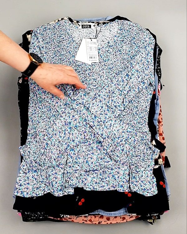 Фотография  741 - Блузки Bestseller 44#5 кг оптом в Пскове и Псковской области