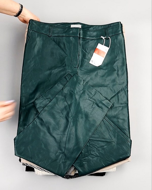 Фотография  731 - Брюки женские зима C&A 025#10 кг, ЛОТ №7911 оптом в Пскове и Псковской области