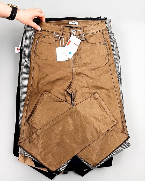 Фотография  216 - Брюки женские лето C&A 025#10 кг, ЛОТ №7892 оптом в Пскове и Псковской области