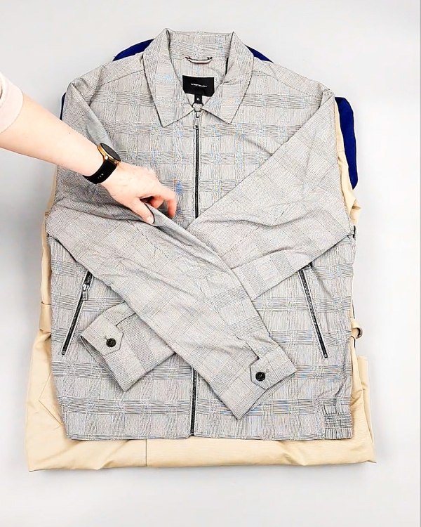 Фотография  224 - Ветровки м/ж C&A 025#10 кг, ЛОТ №7864 оптом в Пскове и Псковской области