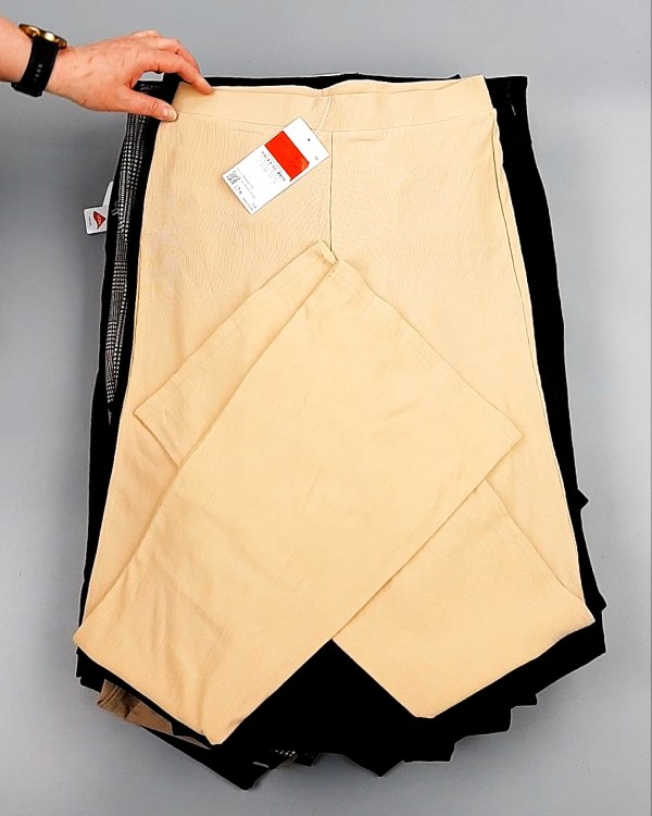 Фотография  566 - Брюки женские лето C&A 025#10 кг оптом в Пскове и Псковской области