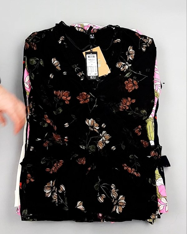 Фотография  255 - Блузки Bestseller 44#5 кг оптом в Пскове и Псковской области