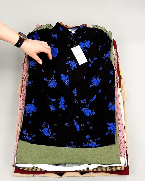 Фотография  167 - DK, Bestseller + Summer mix#15 кг, ЛОТ №7926 оптом в Пскове и Псковской области