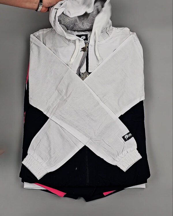 Фотография  432 - Спортивные костюмы  AD83#4 шт, ЛОТ №8637 оптом в Пскове и Псковской области