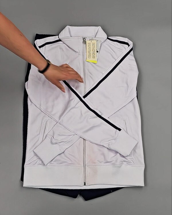 Фотография  193 - Спортивные костюмы  AD83#4 шт, ЛОТ №8637 оптом в Пскове и Псковской области