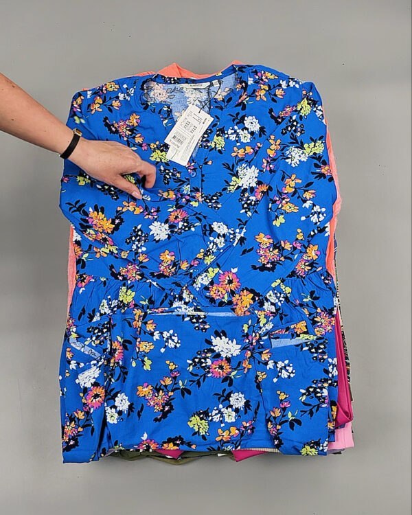 Фотография  268 - B.YOUNG Summer mix 045#15 кг, ЛОТ №8570 оптом в Пскове и Псковской области