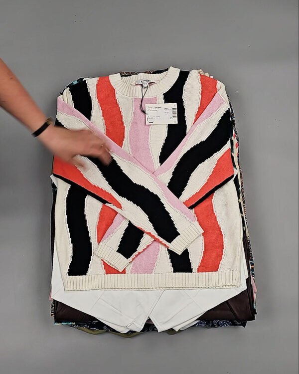 Фотография  205 - B.YOUNG Summer mix 045#15 кг, ЛОТ №8570 оптом в Пскове и Псковской области