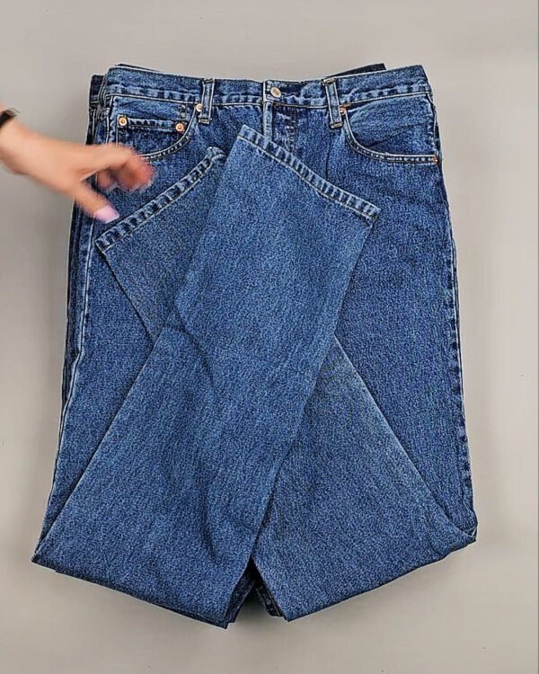 Фотография  593 - Джинсы LEVIS муж #6,2 кг, ЛОТ №8758 оптом в Пскове и Псковской области