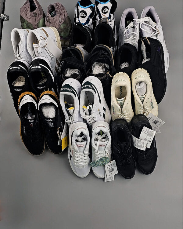 Фотография  705 - Кроссовки Reebok#23 шт, ЛОТ №8895 оптом в Пскове и Псковской области