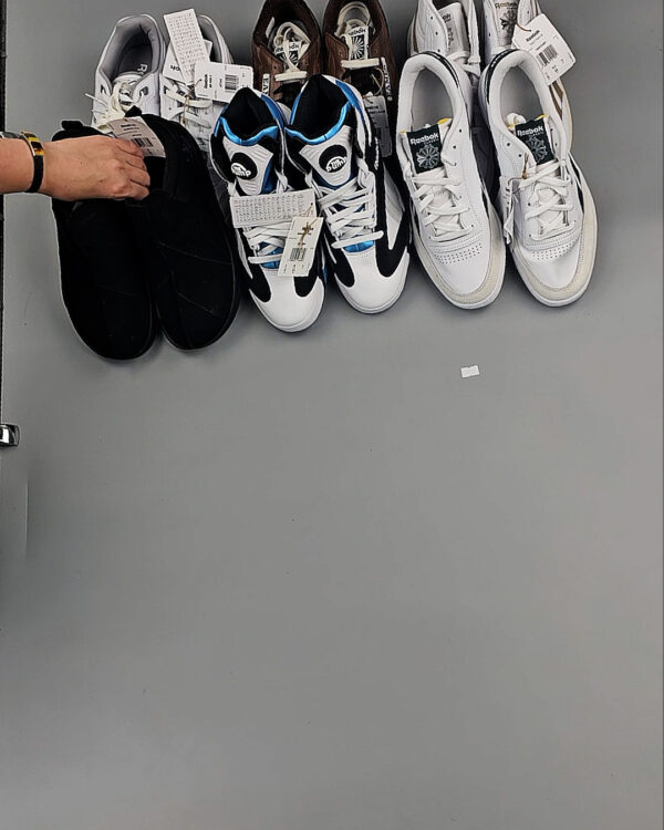 Фотография  961 - Кроссовки Reebok#23 шт, ЛОТ №8896 оптом в Пскове и Псковской области