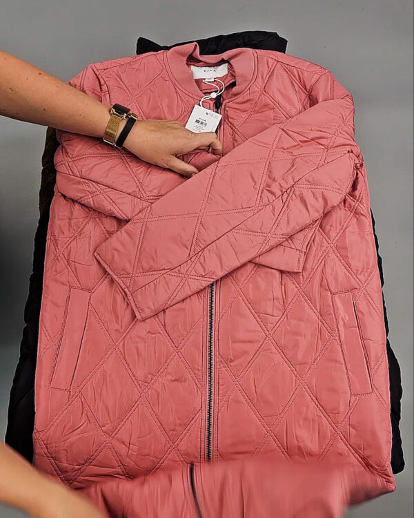 Фотография  364 - Верхняя одежда VILA#10 кг оптом в Пскове и Псковской области