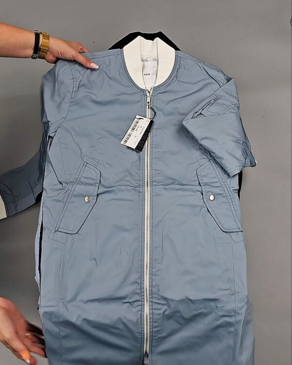 Фотография  776 - Верхняя одежда Корея 085#15 кг, ЛОТ № СТ-9249 оптом в Пскове и Псковской области