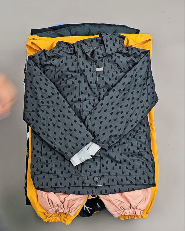 Фотография  182 - Верхняя одежда TCM kids зима 104#5 кг, ЛОТ СТ-9334 оптом в Пскове и Псковской области