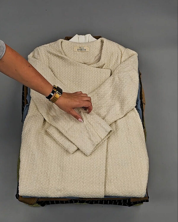 Фотография  396 - Верхняя одежда Корея 085#15 кг оптом в Пскове и Псковской области