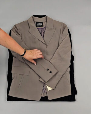 Фотография  385 - Жакеты Корея 085#10 кг, ЛОТ № СТ-9240 оптом в Пскове и Псковской области