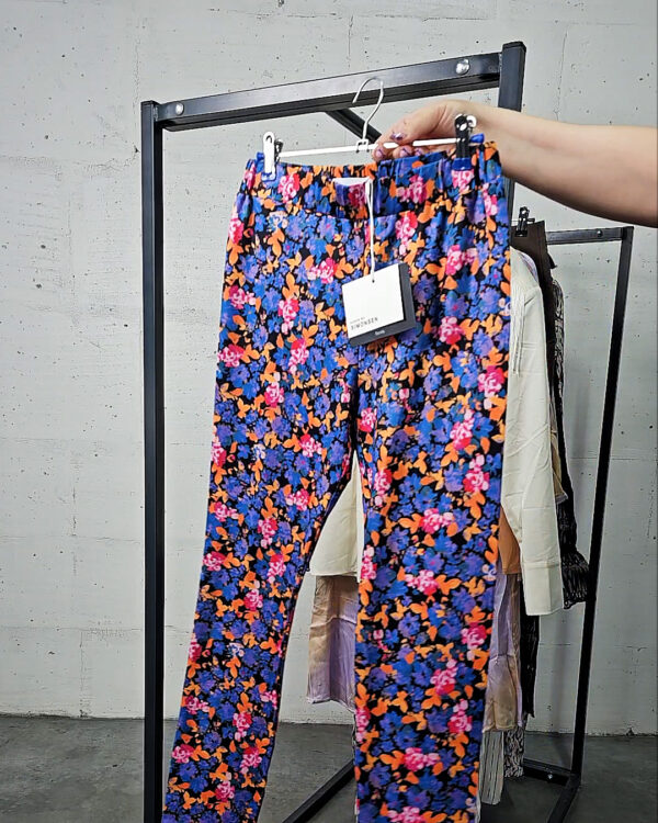 Фотография  724 - Karen by Simonsen mix 075#21 шт, ЛОТ №9095 оптом в Пскове и Псковской области