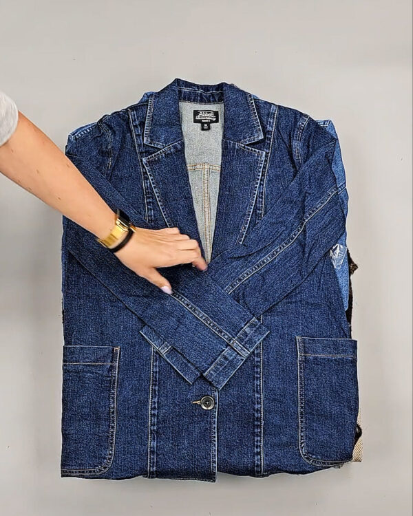 Фотография  652 - Ветровки женские CAN 104#12,7 кг, ЛОТ СТ-9405 оптом в Пскове и Псковской области