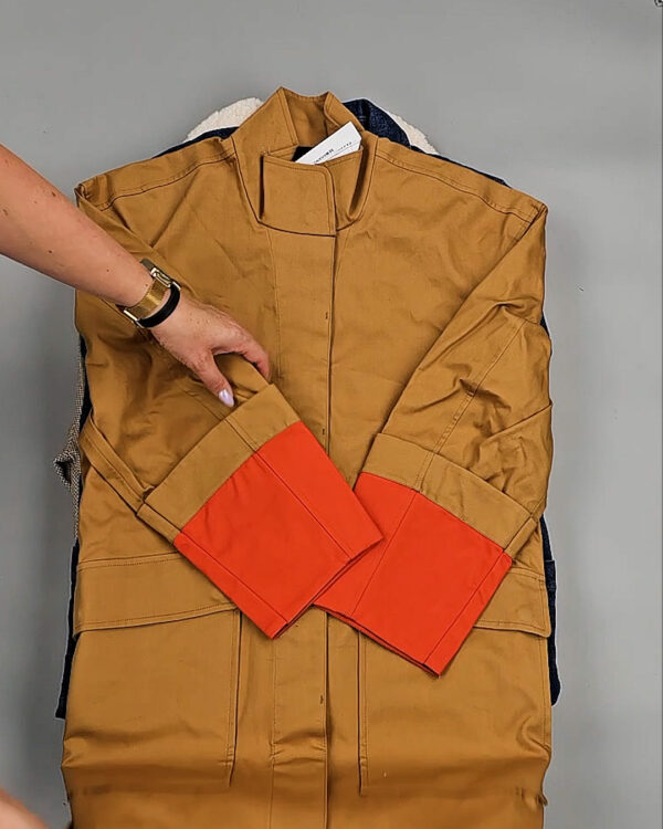 Фотография  970 - Ветровки женские CAN 104#12,5 кг, ЛОТ СТ-9404 оптом в Пскове и Псковской области