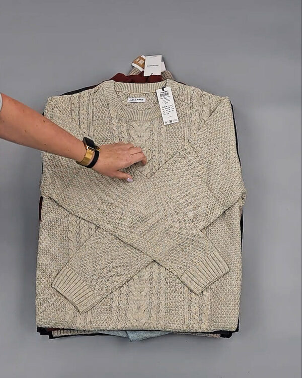 Фотография  715 - JACK JONES Men Winter mix 075#20 кг, ЛОТ № СТ-9442 оптом в Пскове и Псковской области