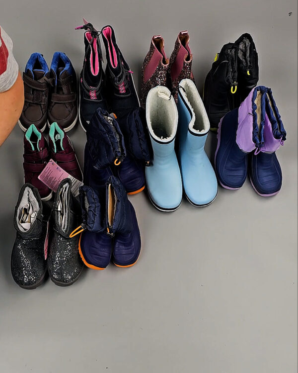 Фотография  207 - Обувь СТОК дети зима 065#6,2 кг, ЛОТ СТ-9661 оптом в Пскове и Псковской области