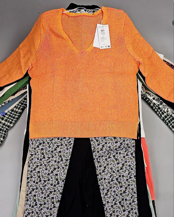 Фотография  820 - DK+Bestseller 085#16 кг, ЛОТ СТ-9953 оптом в Пскове и Псковской области