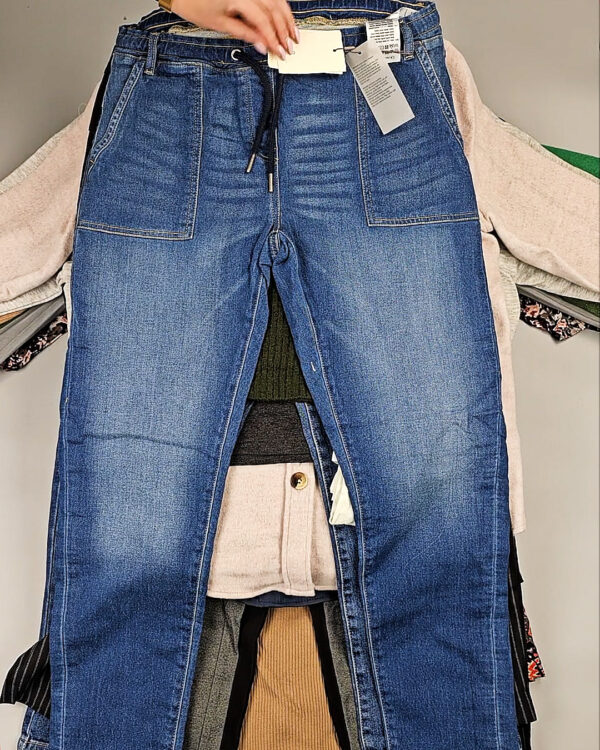 Фотография  228 - DK, Bestseller + Winter mix#15 кг, ЛОТ СТ-9956 оптом в Пскове и Псковской области